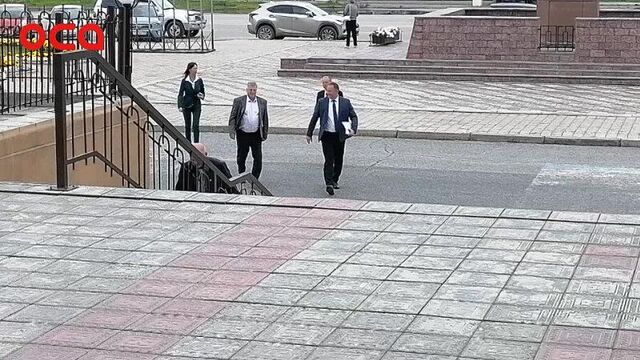 Вице-мэр олег корзик о своей отставке по собственному желанию. последний рабочий день в мэрии у него 12 августа.