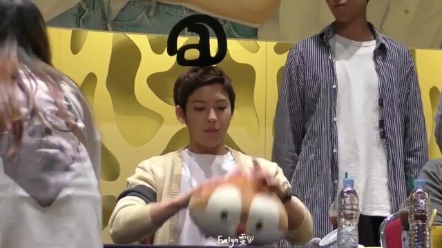 {fancam} 21.06.2018 - минхёк на yes24 fansign btob