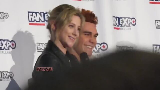 Лили рейнхарт подтвердила, что она встречается с коулом спроусом