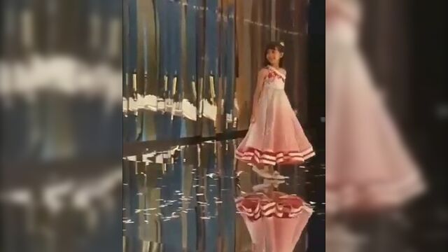 Аарадья и ее мама айшвария рай баччан на показе мод маниш малхотрой