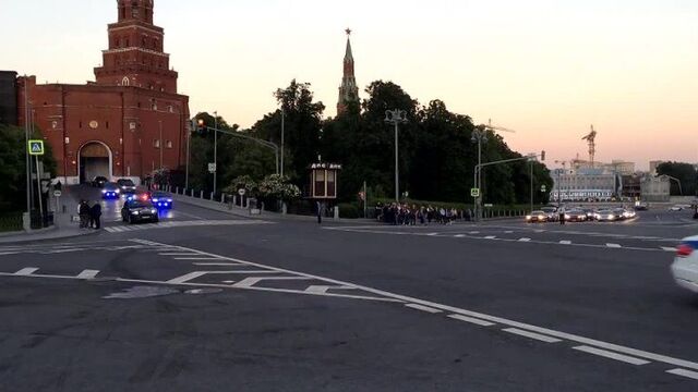 Чёрный роллс-ройс забирает джекпот