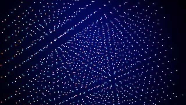 Шоу дронов геоскан: 1600 коптеров в небе над санкт-петербургом