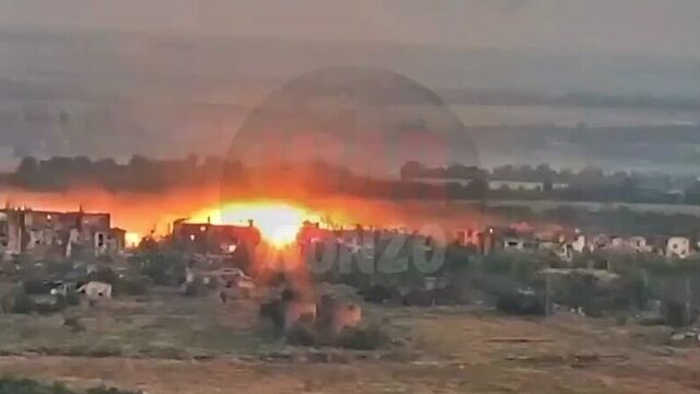 Хроники освобождения песок.️ работа «солнцепёка» при корректировке штурмовиков «сомали» по укрепрайонам неонацистов в песках.