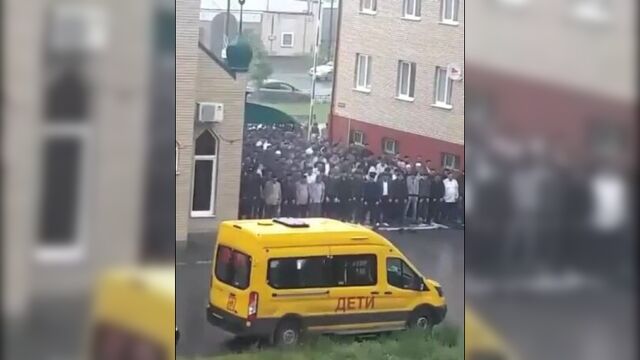 Намаз под дождем в г. магасе р. ингушетия