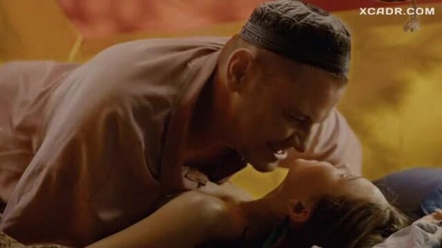 Секс с юлией александровой в палатке голые знаменитости вконтакте