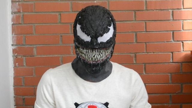 Маска венома (демонстрация)