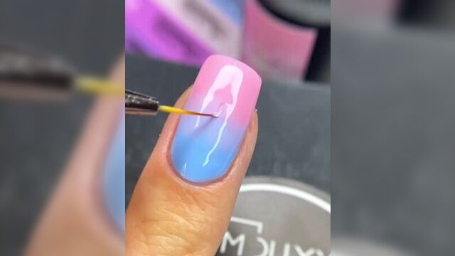 Нежный весенний маникюр 