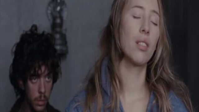 Секс из фильма au fond des bois (2010)