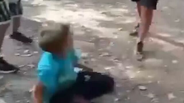 Казахские дети избивают русского мальчика | акула