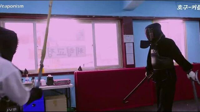 Парные мечи крюки(шуаньгоу) против меча!