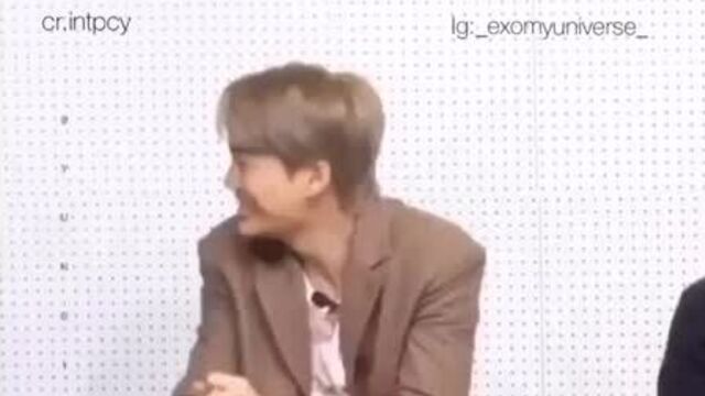 Напишите в комментариях вашего биаса из этой шайки дуралеев апх ( 750 x 750 ).mp4