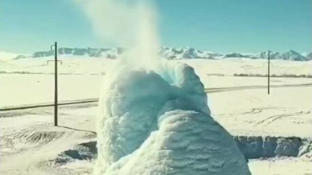 Ледяной «вулкан» в казахстане