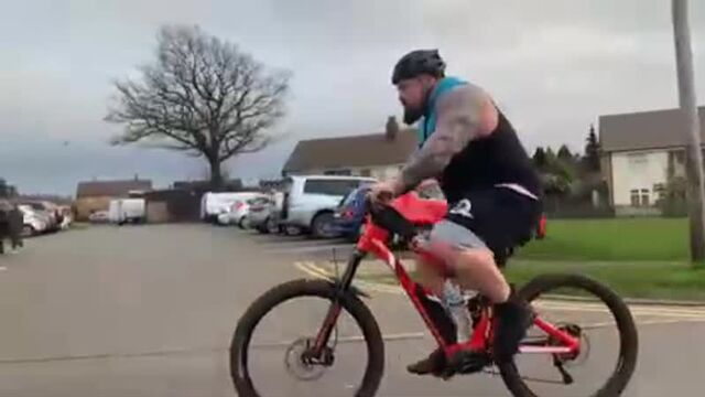 Эдди холл на велике