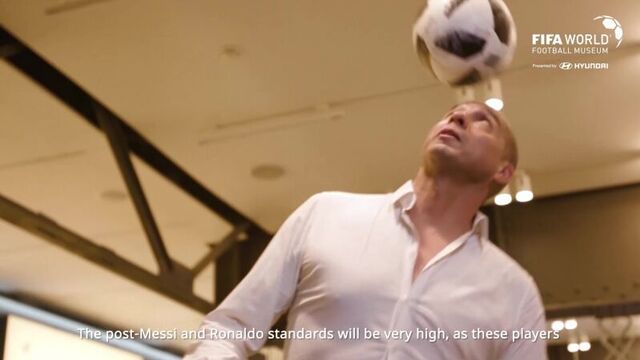 Давид трезеге в музее мирового футбола fifa в hyundai motorstudio