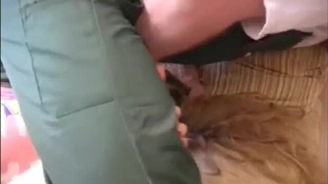 Изнасиловал в рот молоденькую