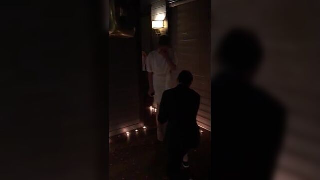 Энес унал делает предложение своей девушке