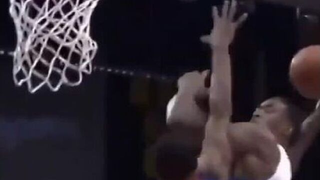 Деандре джордан уничтожает брэндона найта. 2013 год.