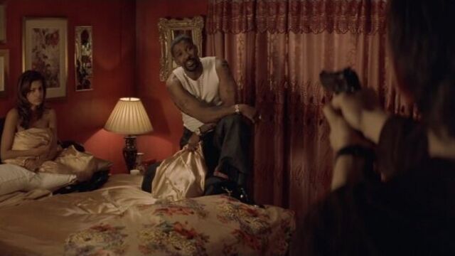 Ева мендес (eva mendes) голая в фильме «тренировочный день» (2001)