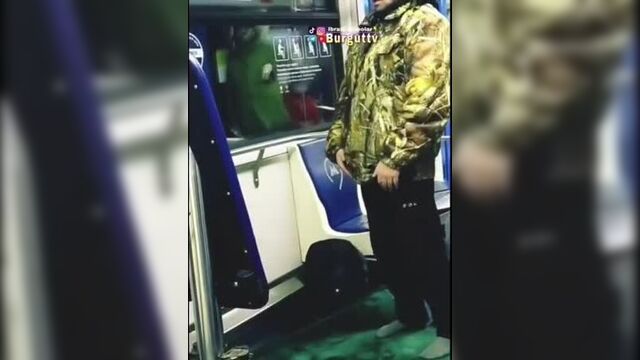 Намоз дар метро