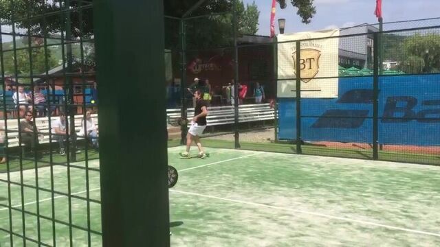 Ронни о'салливан и марк селби играют в теннис