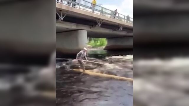 Дед мазай за зайцами!