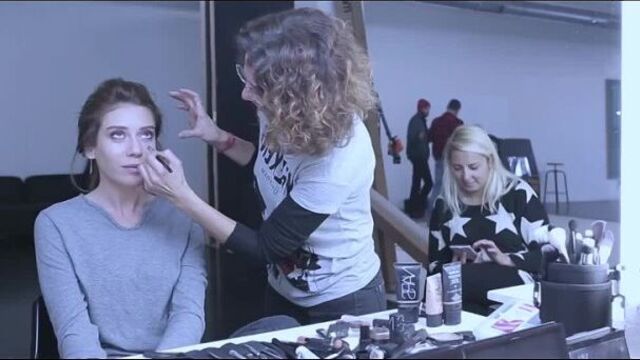 За кадром фотосессии синем кобал для журнала «bestyle».