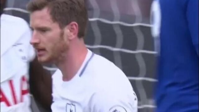 В этот день ян вертонген перешел в наш клуб