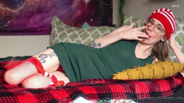 Emma ruby asmr - naughty elf can't stop eating all the frosting (onlyfans)