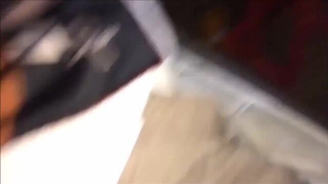 Türbanlıya fena çakıyor