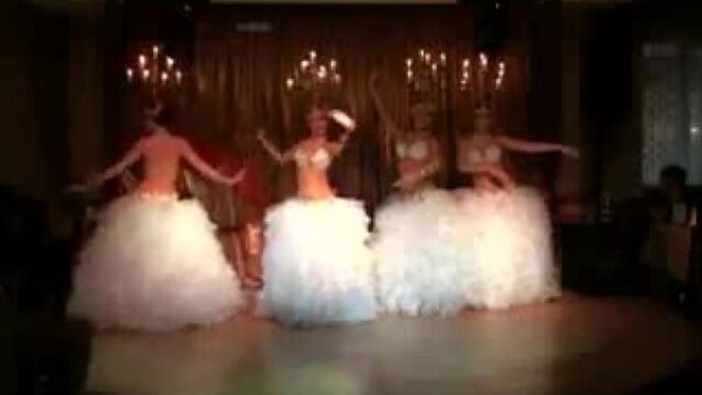 Арабский танец с канделябрами- shamadan, очень красивый, с элементами классики. музыка - mario kirlis-darigh nur