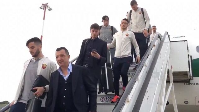 Кальяри - рома. команда прибыла в кальяри.