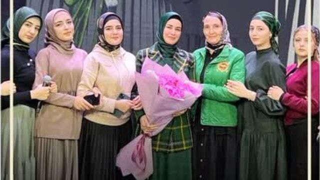 Коллектив госфилармонии поздравил зарету магомедову!