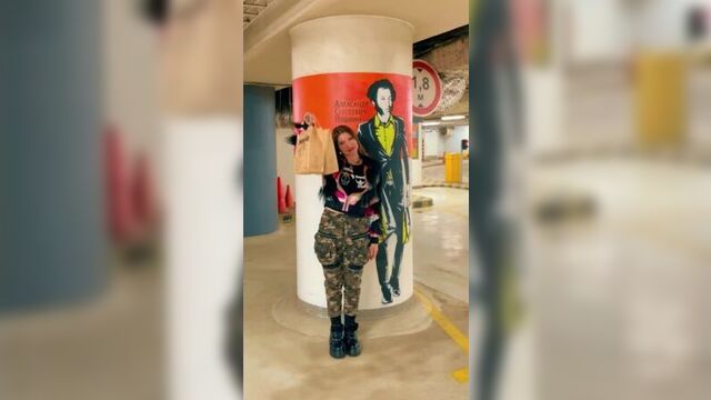 Ирина ханн. дождь утихал. улыбка типа оскал.