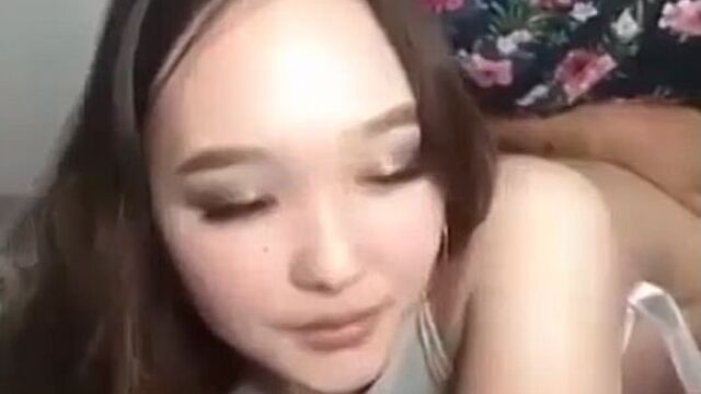 Казашку поимели сзади (казах, казашка, казахское, казашки, секс, порно, ебет, трахает, раком, kaz казахстан)