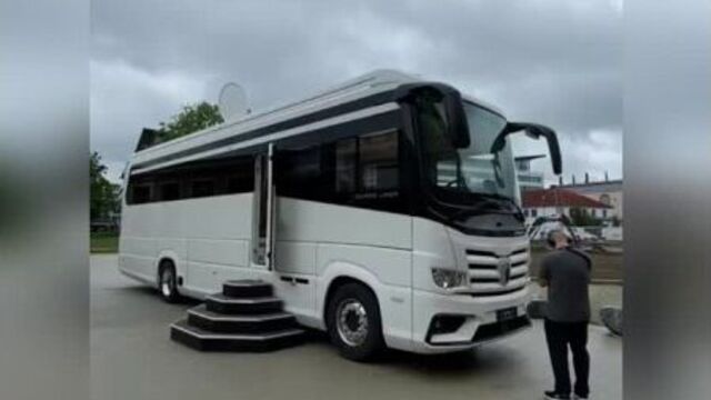 Шикарная хата)