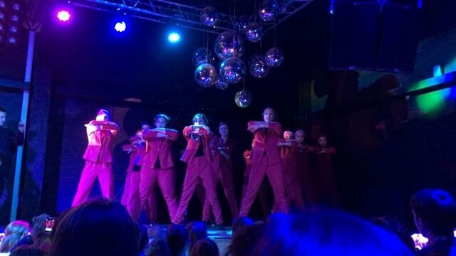 Стш "breaking dawn"