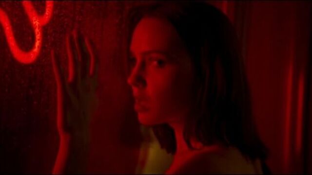 Юлия хлынина - эротические сцены из фильма селфи