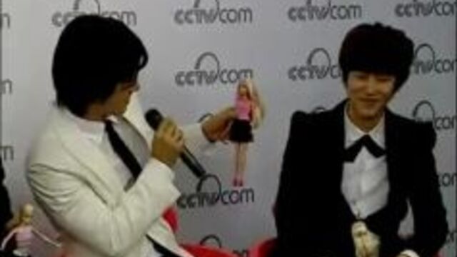 Shy and innocent ryeowook 厲旭려욱