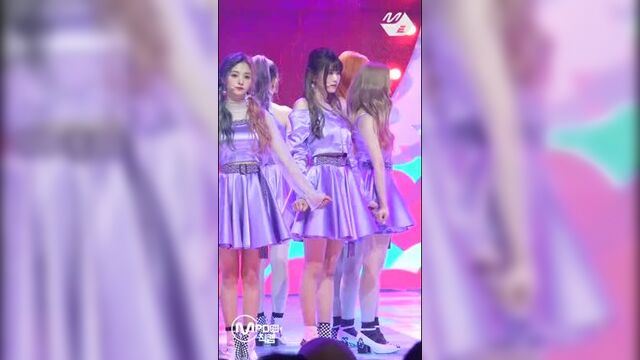 [mpd직캠] 프로미스나인 송하영 ‘love bomb’ (fromis_9 song ha young fancam) ¦ @mcountdown_2018.10.18