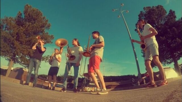 Nuggers brass band - august day