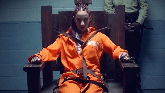 Danielle bregoli is bhad bhabie “hi bich - whachu know” [oklm radio]