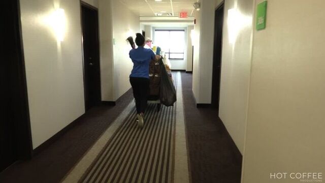 Jolla pr - room service girl fucked by guest