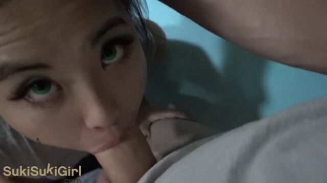 Молоденькая китаянка делает глубокий минет с заглотом азиатка 18 year old asian girl with green eyes throatfucked pov