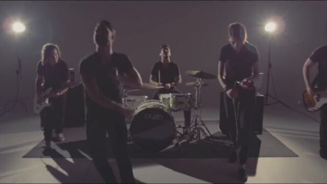 Fame on fire - iggy azalea - black widow (rock cover)