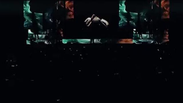 Hamid_hiraad_-_khoda_-_live_in_concert_(_حمید_هیراد_-_اجرای_زنده_ی_آهنگ_خدا_.mp4