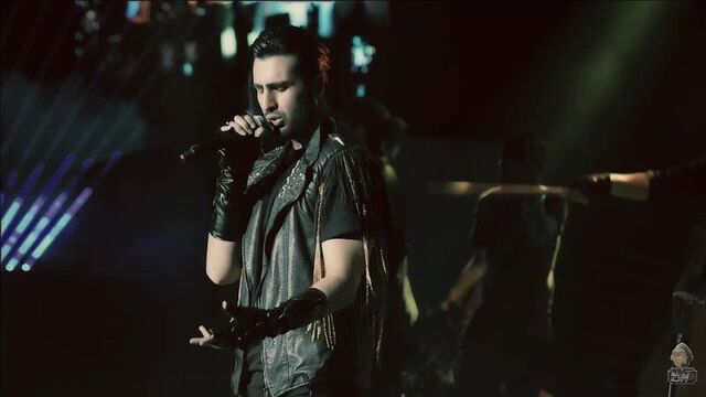 Macan band - ye lahze negam kon - live in concert ( ماکان بند - اجرای زنده ی آهنگ یه لحظه نگام کن )