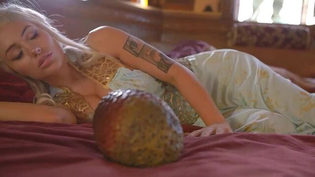 Liz katz nude youtuber star daenerys targaryen got cosplay