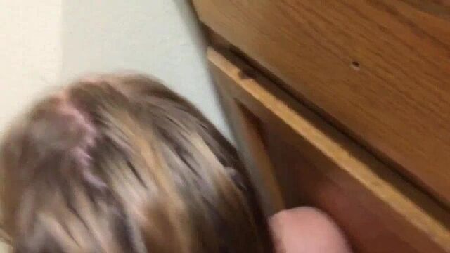 Грудастая мачеха знает, как заставить пасынка записаться на футбол (полное видео можно найти в описании к видео)