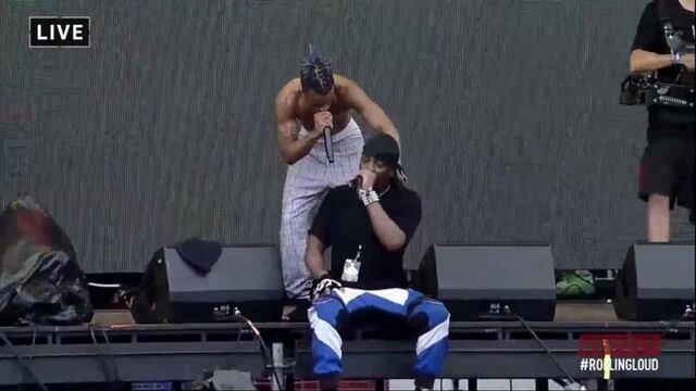 Xxxtentacion & ski mask perform rip roach & take a step back at rolling loud 2018 [nr]