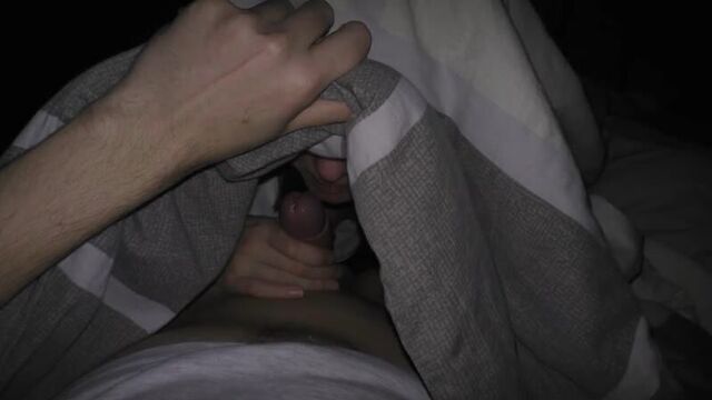 Kız kardeşim evde kimse yokken beni sikişmek i̇çin uyandırdı | türkçe altyazılı